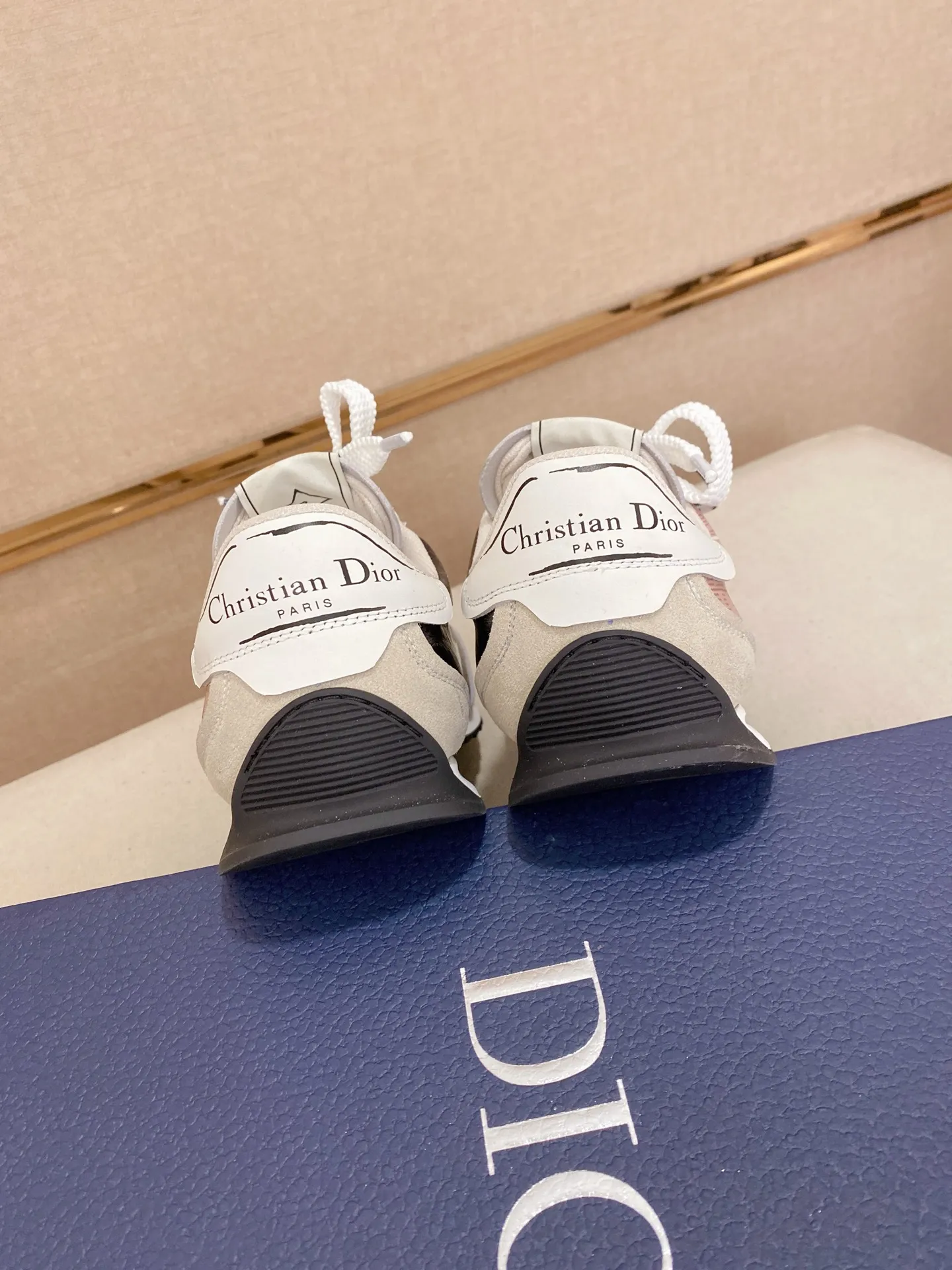 Men's shoes💰: 500💰Couple style💏 [Dior·Dior] New casual sports style men's shoes, new spring and summer design, perfect workmanship, lace-up lazy style to create wardrobe quality, upper: imported first-layer cowhide, mesh breathable lining soft and comfortable, ultra-light TPU wear-resistant outsole, simple, versatile fashion men's shoes, excellent color code number 35--44. (45,46 customized items are not returnable or exchangeable)